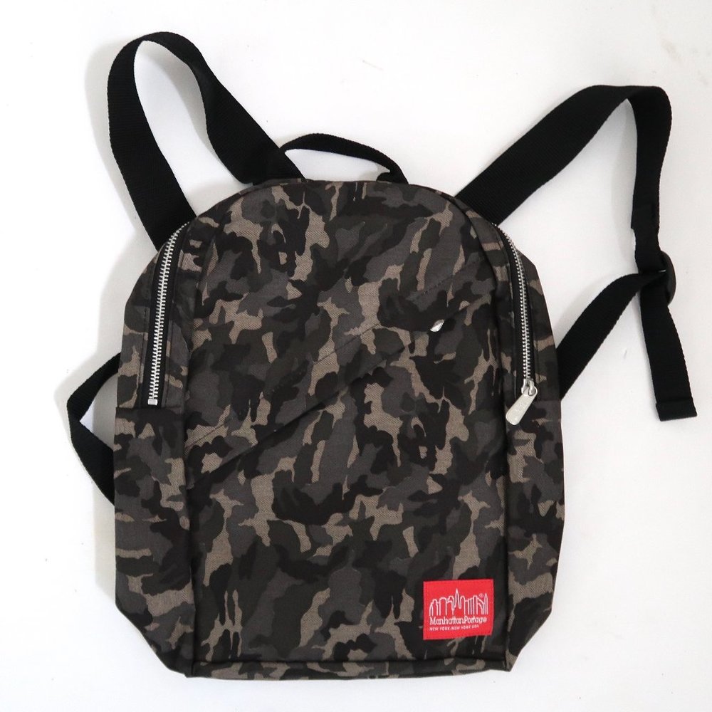 MANHATTAN PORTAGE zip backpack Camo twill NWOT